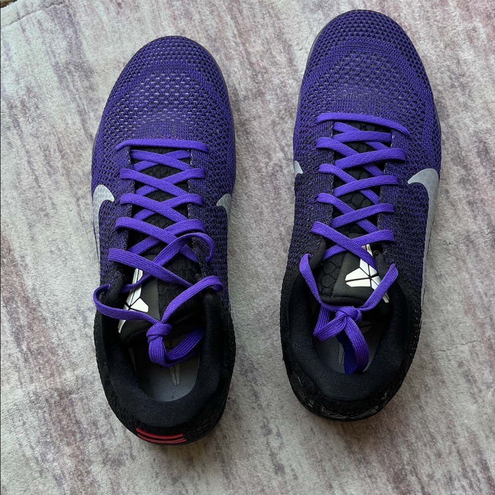 Nike mens Purple and Black Athletic Shoes